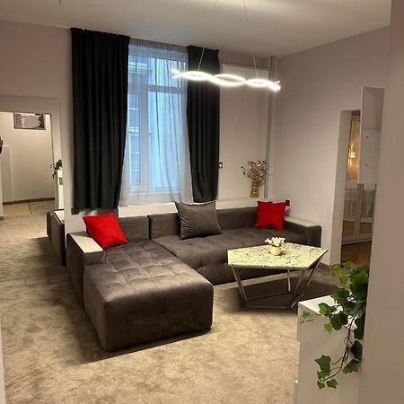 Luxury Apartment With Jacuzzi Sofia Exterior photo
